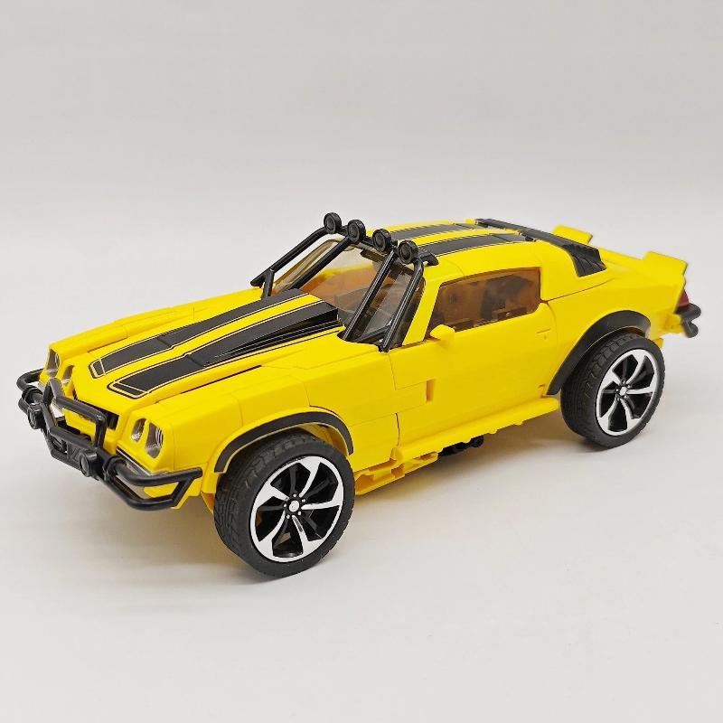 Baiwei Tw-1032 Yellow transformable car 2 In 1 Car To Robot Alloy Model Detailed Action Figures Boy Plastic Toy Desktop Ornament