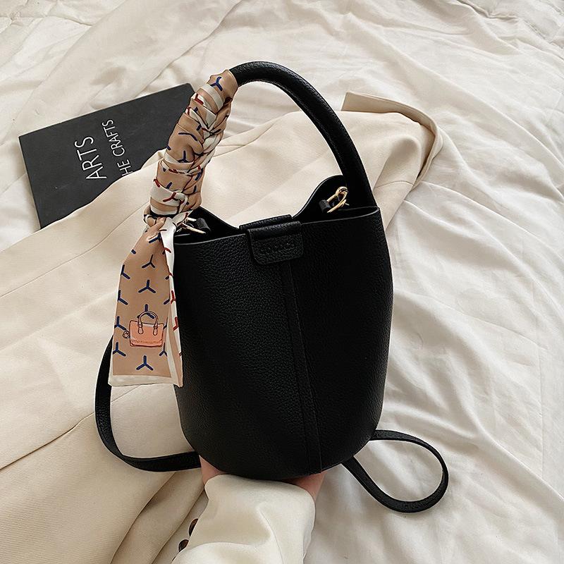 High-end Style Handbag with A Bucket-like Shape, Trendy for Daily Commuting, Crossbody Style Women's Bag