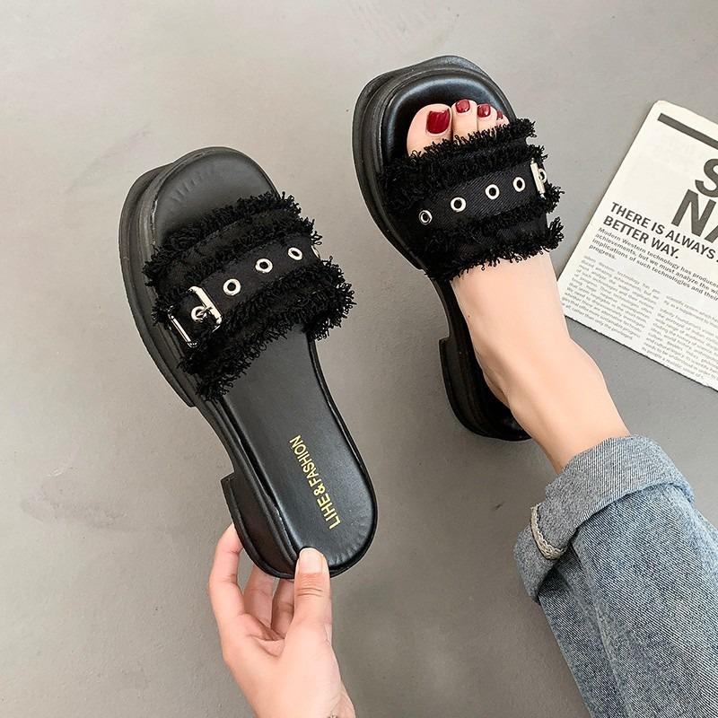 Coole Hausschuhe Damen Sommerbekleidung neue Gürtelschnalle Ein-Wort flacher Boden rutschfest Strandschuhe