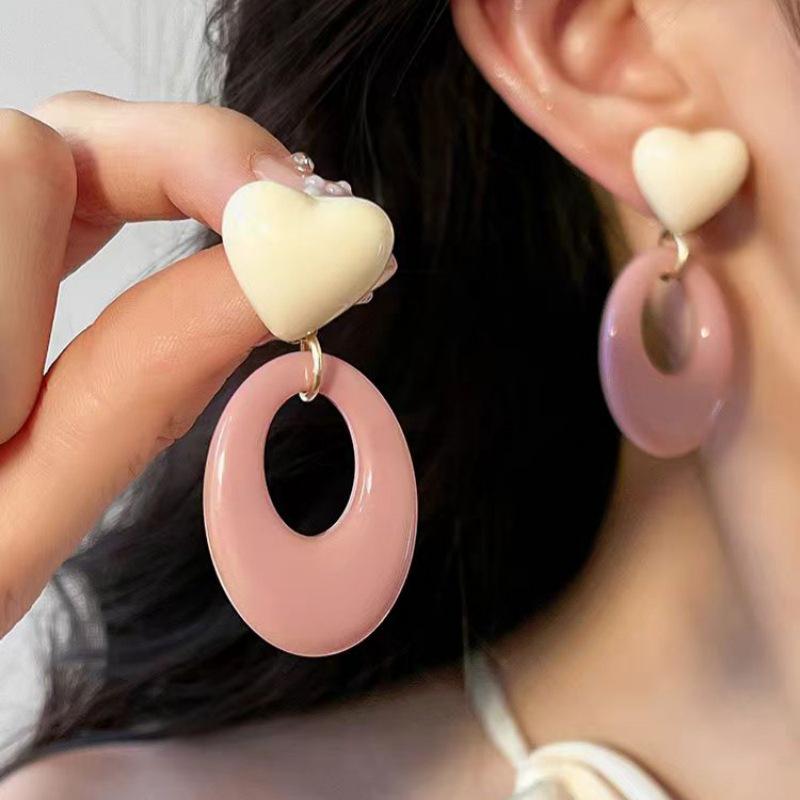 2024 Fresh Pink Heart Stud Earrings - Sweet High-End Fashion Statement розовый