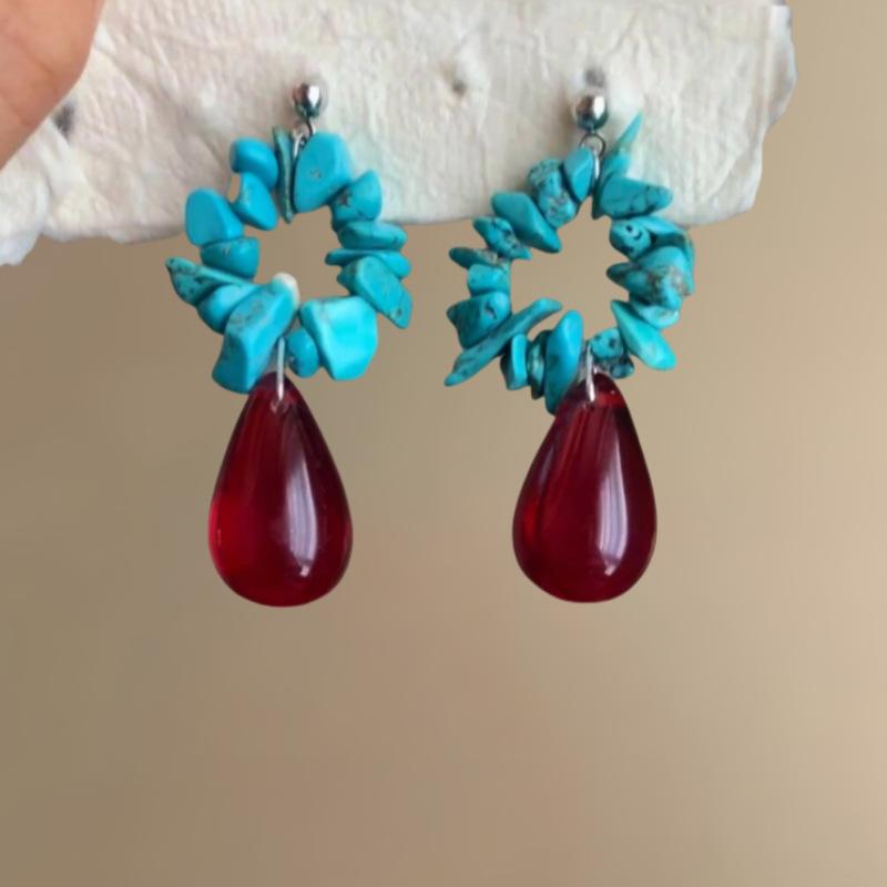 

Silver Needle Teardrop Glass Earrings: Vintage High-End Studs with Stone Design.
