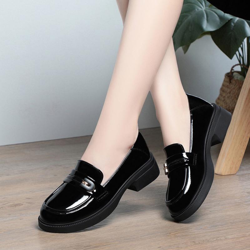 Fashion Women's British Style New 2024 Single Shoe Women's Loafers Shiny Surface Soft Bottom Thick Bottom French Style Single Shoes
