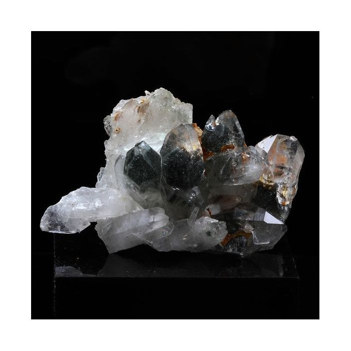 Pierres et Minéraux. Quartz + Chlorite. 197.0 ct. Vizille, Isère, France..