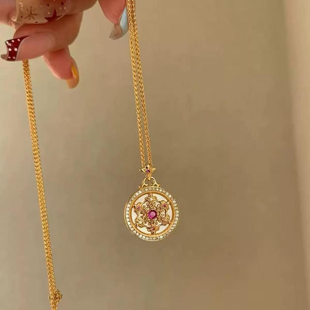 Vintage Iris Snowflake Compass Pendant Gold Necklace for Women - Elegant, Niche Luxury Design