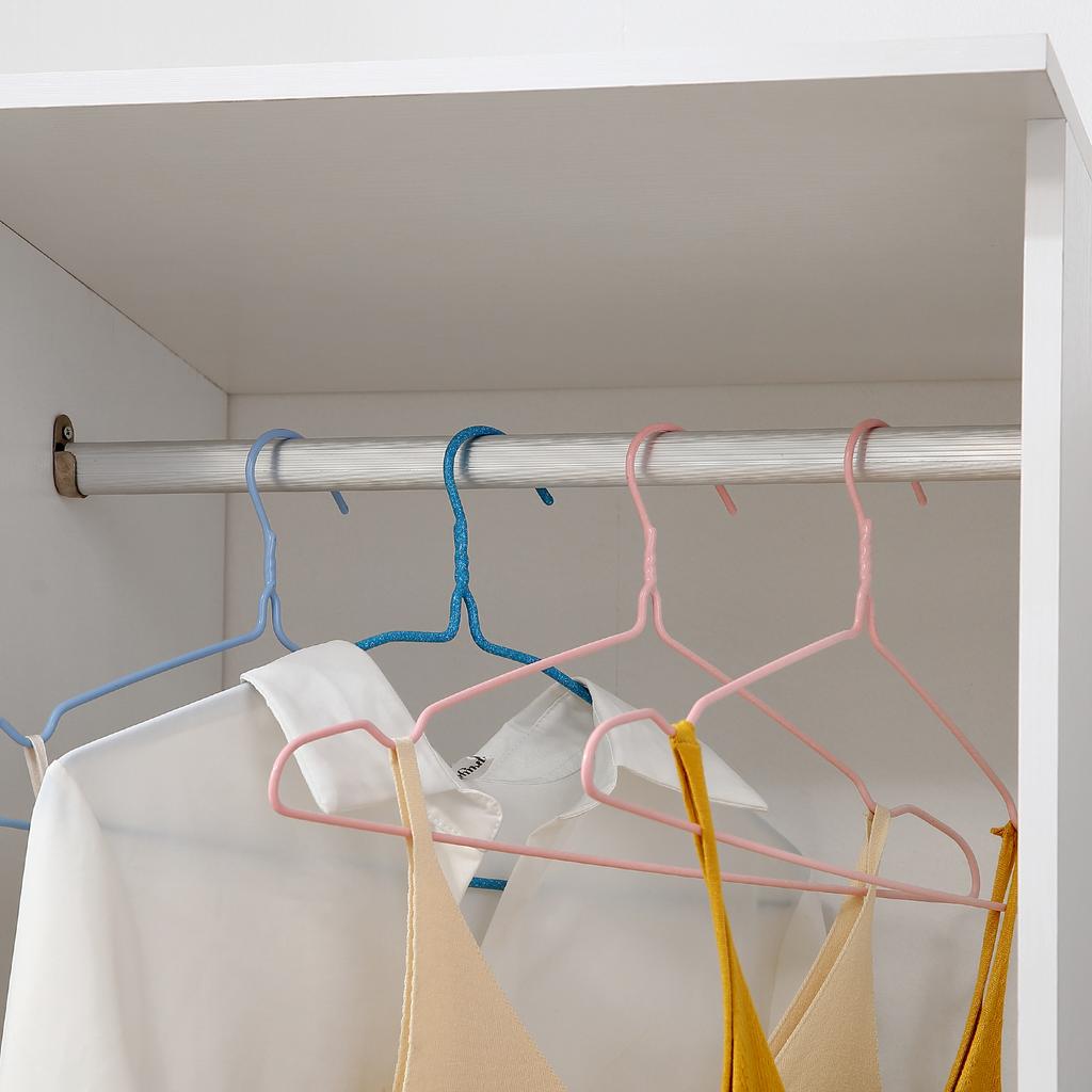 Open Wardrobe On Wheels Bedroom Wardrobe With Clothes Hanging Rail 3 Storage Shelves Mobile Garment Rack For Cloakroom Hallway White