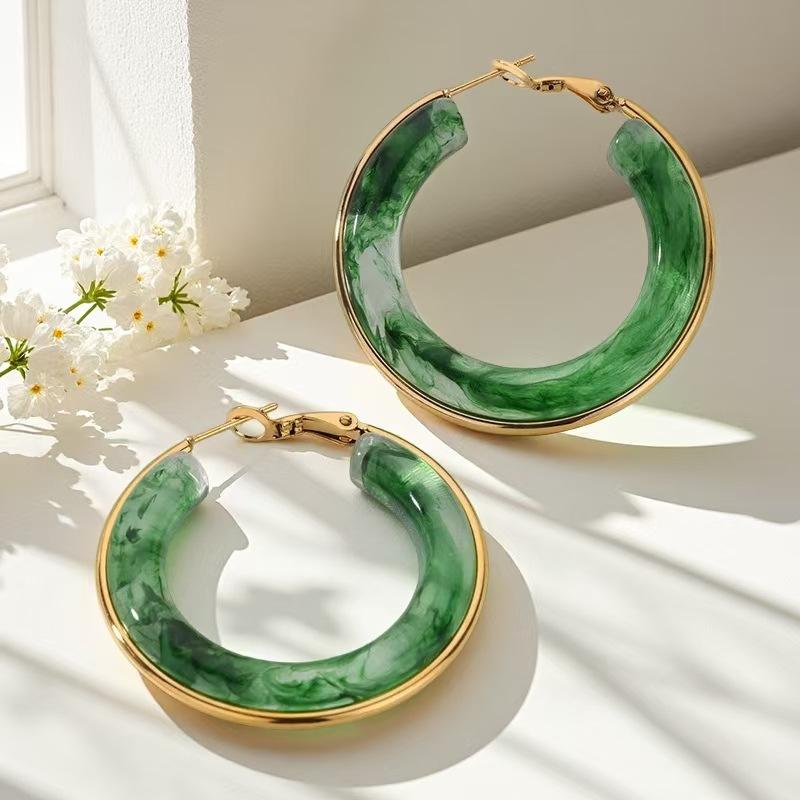 

European and American earrings, resin large earrings, exaggerated temperament 1111 popular high-end light luxury earrings
