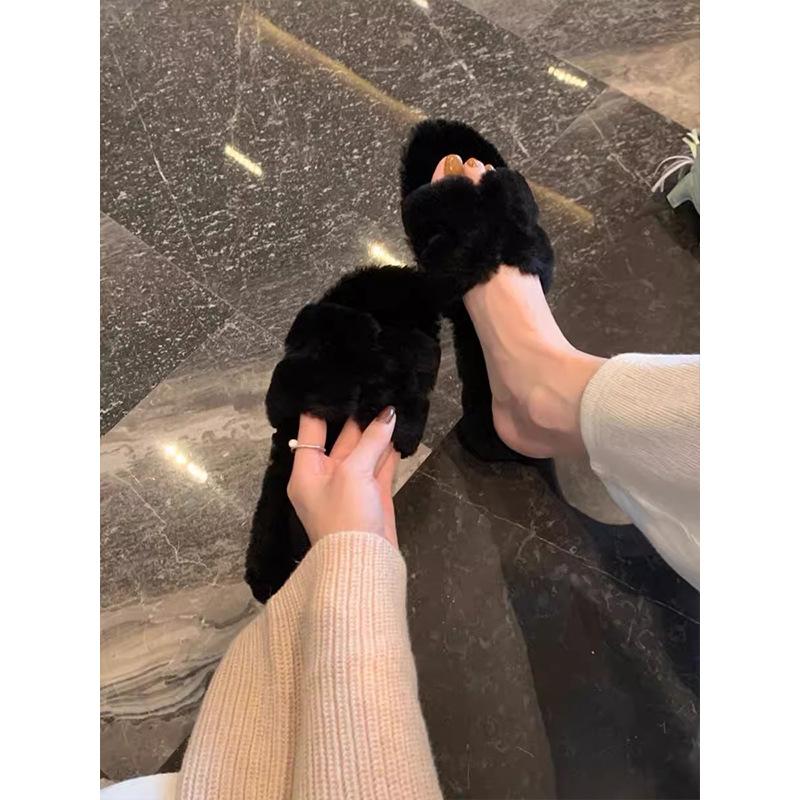 Premium sense plush slippers women's outer wear 2025 new fairy style with skirt square head H drag