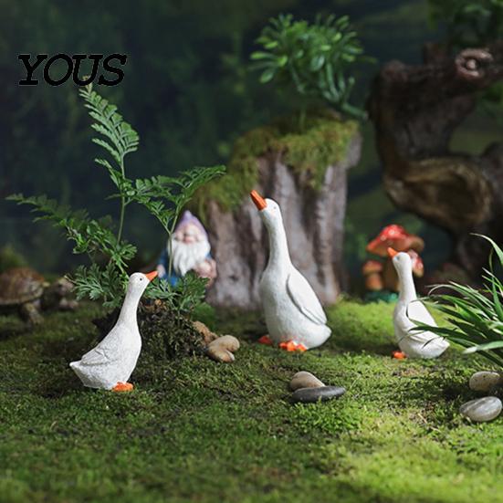Weather Resistant Garden Decor Realistic Goose Ornament, Miniature Resin Figurine, Statue Yard Figurines for Outdoor Micro Landscape Bonsai Patio