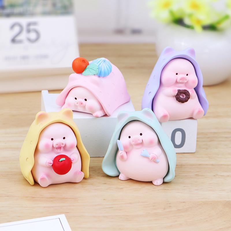 Adorable Dumb Pig Resin Figurine - Cute Desktop or Car Decoration