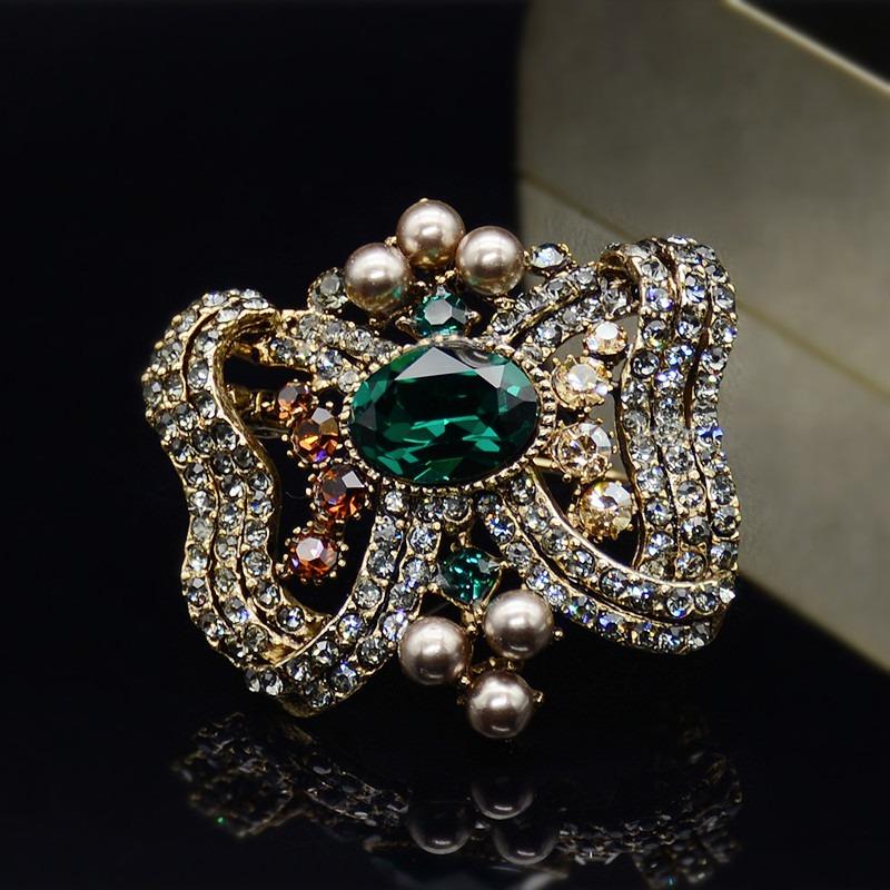 Retro Luxury Crystal High-end Brooch, Women's Niche High-end Sense Pearl Brooch, New Korean Personalized Brooch