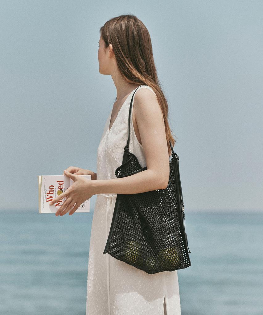 Ostkaka Shive Shoulder Black