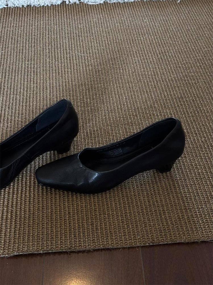 

Sheepskin version~ Elegant and simple commuting versatile fashion light mouth thick heel single shoes women s retro temperament soft sole work shoes 39 чёрный