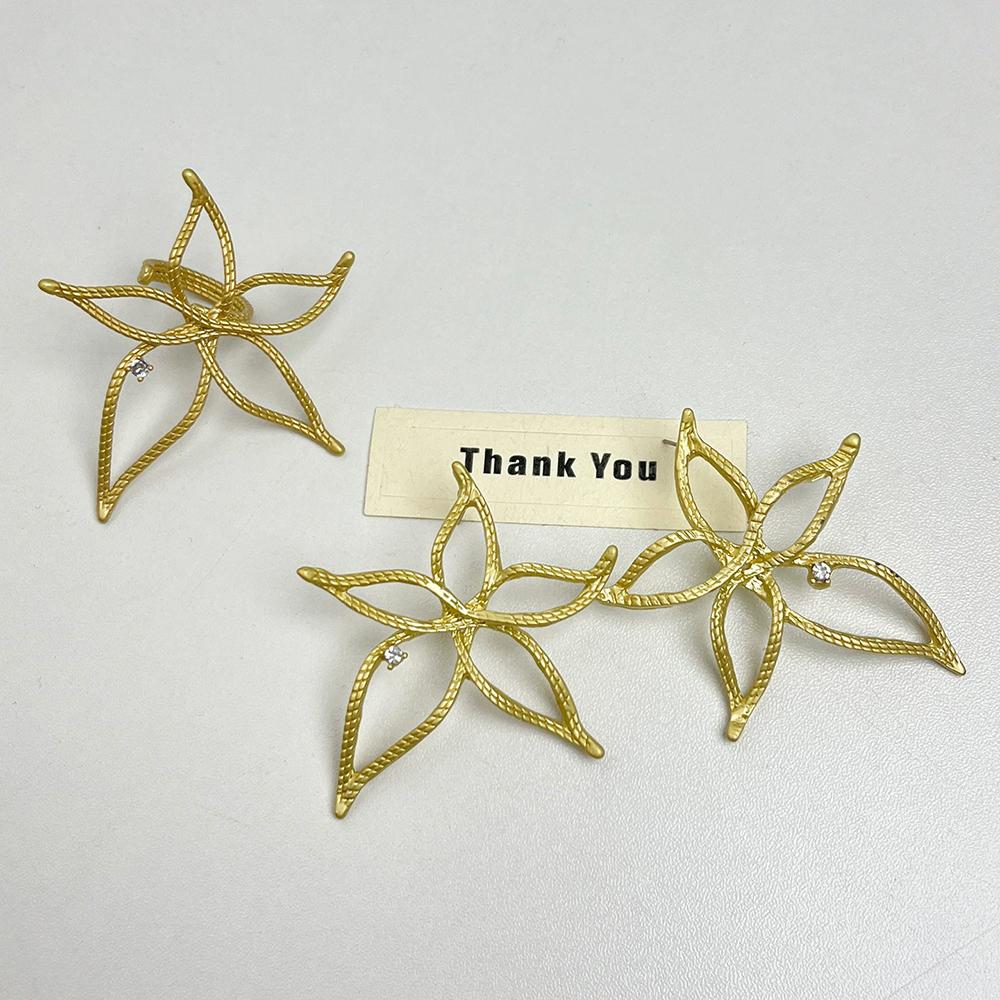 New French Retro Hollowed-Out Flower Unique Earring Ring Set For Women Fashionable And Trendy Exaggerated Stud Earrings