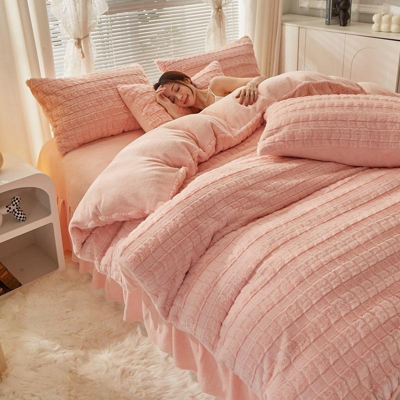 Winter Thickened Milk Velvet Four-piece Bed Sheet Quilt Cover Bed Warm Rabbit Velvet Quilt Cover Flannel Coral Velvet Bed Skirt Three-piece Set