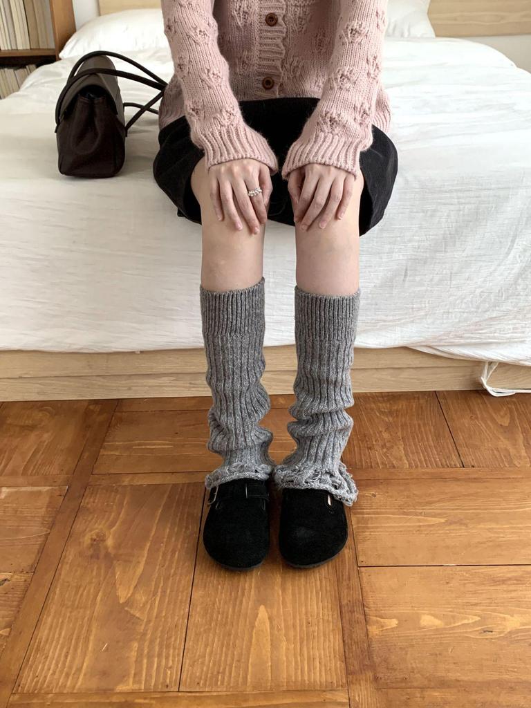 Guêtres chaudes tricotées style japonais pour femmes - Gris rétro mi-mollet, Blanc lait doux hauteur genou - Parfaites pour l'automne/hiver.