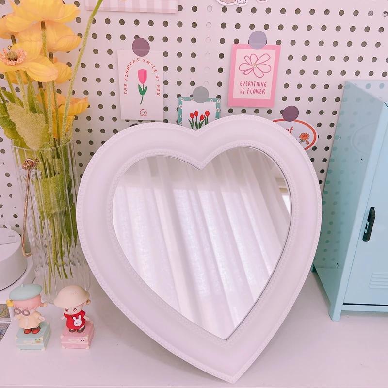 Kawaii Heart Shape Decorative Mirror INS Style Vintage Mirror Wall-mounted Mirror for Girls Bedroom Decoration 2025 Wholesales