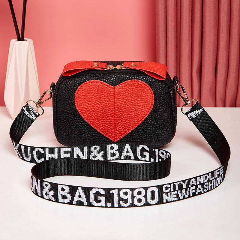 

Yogodlns Женская сумка через плечо из искусственной кожи с декором в форме сердца, повседневная стильная маленькая квадратная сумка через плечо с широким ремешком