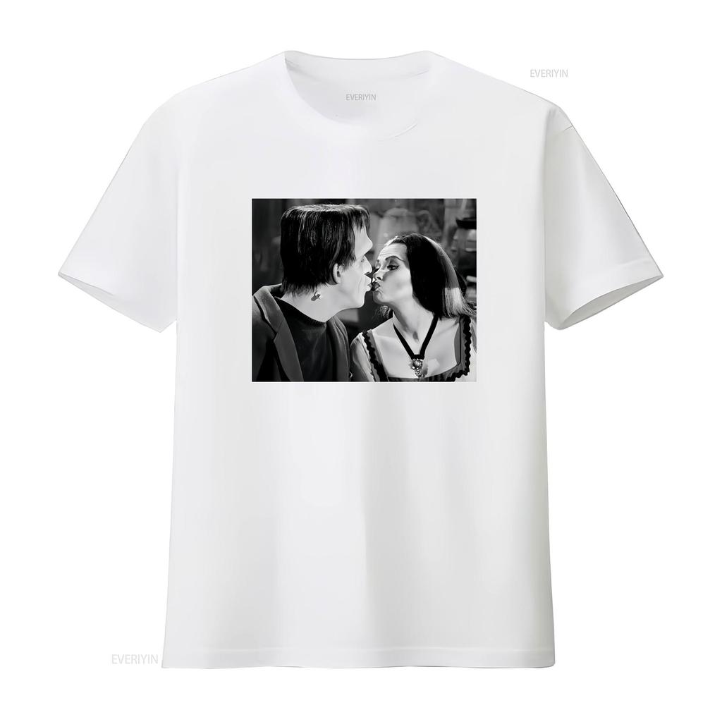 Lily and Herman Munster Kiss Classic Horror Frankenstein T Shirt 414 Vintage Washed Stretched Designer Clothes Homme Unisex