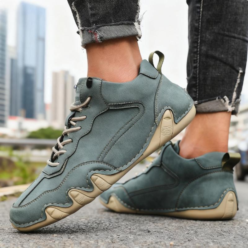 Causal Flat Shoe for Men Handmade PU Leather Comfortable Loafers Outdoor Soft Sole Hiking Shoe Breathable Moccasins Men Sneakers