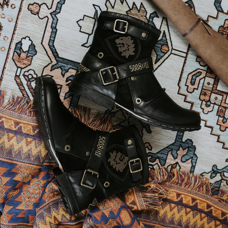 Moda Moda Męskie Buty Vintage Motocyklowe Skórzane Męskie Buty Zimowe Jazda Retro Męskie Buty 2024 Metalowy Styl Ciepłe Zamki Męskie Buty