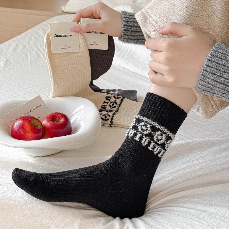 Spring and Autumn Children's Cartoon Felted Dog Girls' Socks Season Cotton Socks College Style Mid-Calf Socks