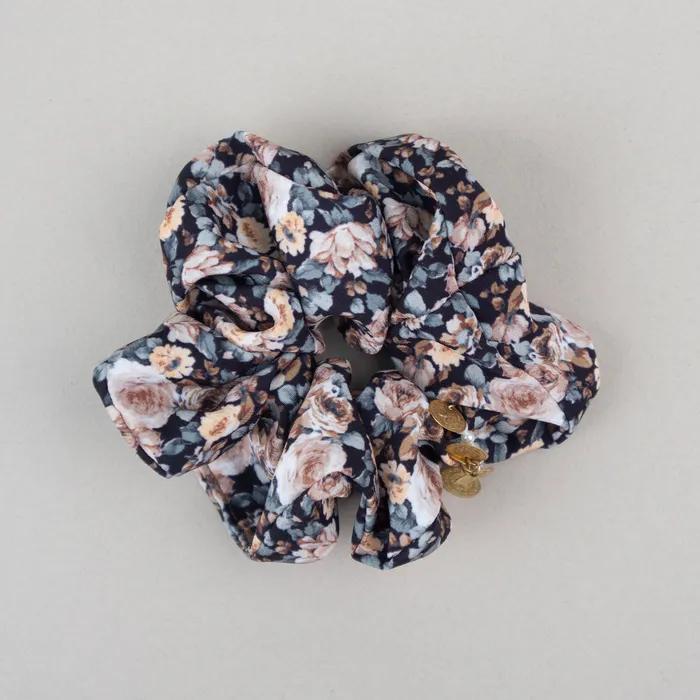 Fleur De Pearl Scrunchie _ Black