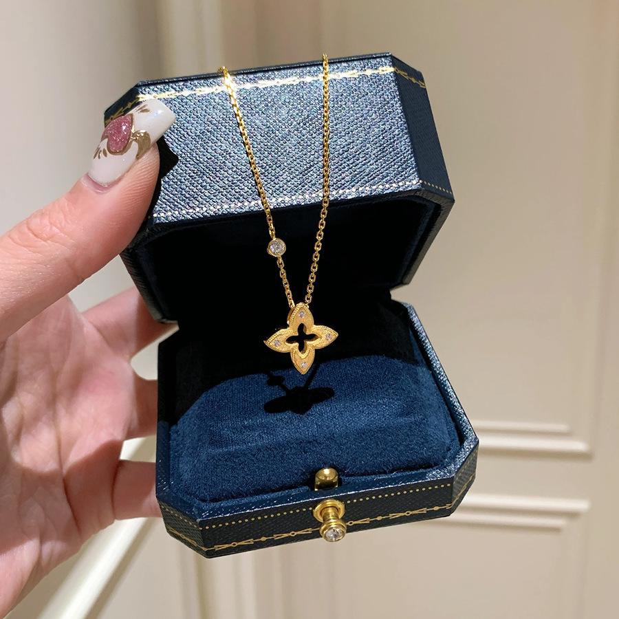 Italienisches Buchi-Stil Hohl Gebürstet Fünfblättriges Vierblättriges Kleeblatt Armband Französisch Retro Leichter Luxus Diamantbesetzt Stern Halskette Damen