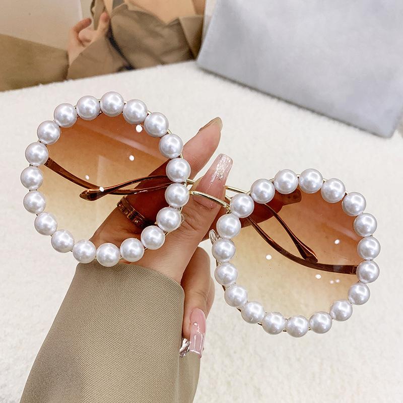 Non-polarized Round Frame Pearl Sunglasses Women Men Ins Fashion Metal Wave Leg Gradient Sun Glasses