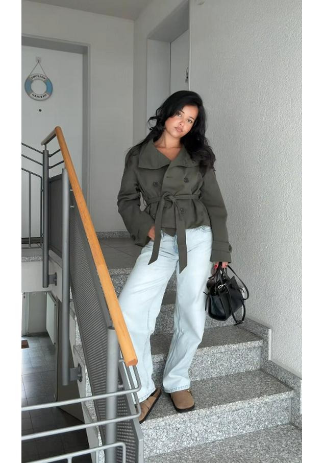 

In Stock - New Elegant Khaki Autumn Trench Coat with Stand-Up Collar & Belted Waist M зелёный