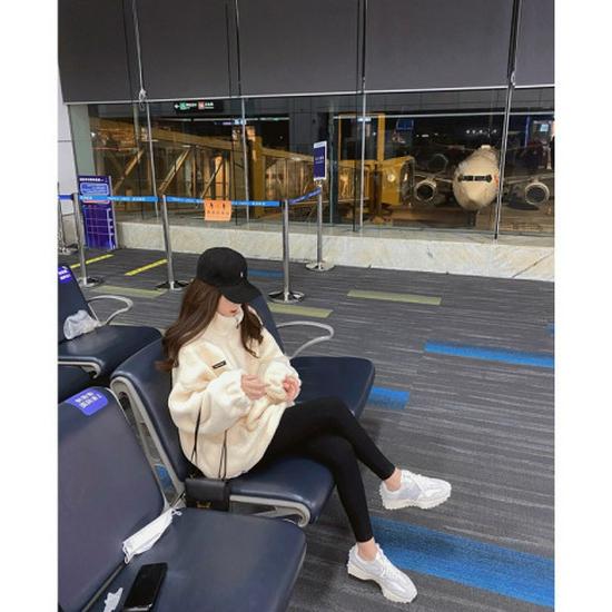 2025 Street Style Imitation Lambskin Sweater: Autumn/Winter Korean Trend, Loose Fit, All-Match Thick Coat for Women