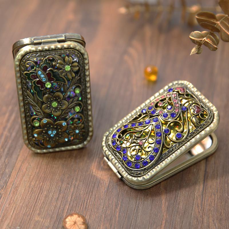 Russischer Vintage Geprägter Klapp-Kompaktspiegel, Luxuriöser Metall-Kosmetikspiegel mit Komplexem Detail