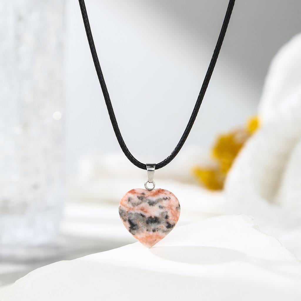 Natural crystal peach heart pendant, Dongling, tiger eye stone, three-dimensional heart-shaped pendant, accessories