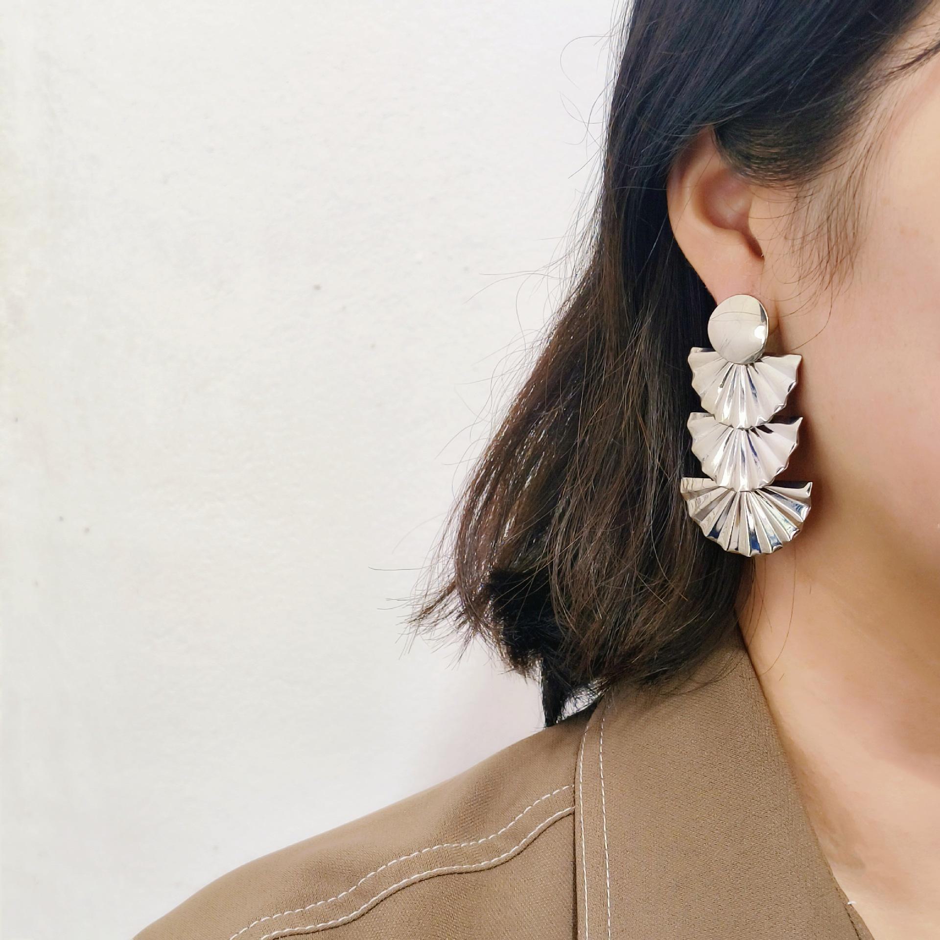 

Многослойные металлические серьги-веера в европейском и американском стиле для женщин — модный, шикарный дизайн multi-layered fan earrings серебряный