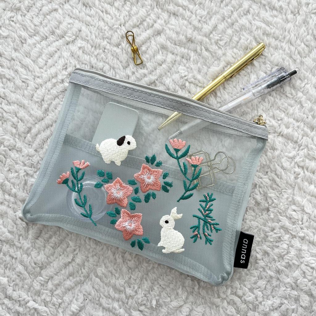Gakken Staful Annas Embroidered Mesh F15088 Pouch, Rabbit,