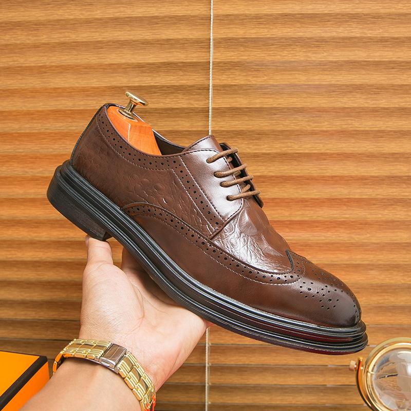 Leather shoes men's spring block carved crocodile pattern business casual men's shoes pointed hair stylist trendy shoes