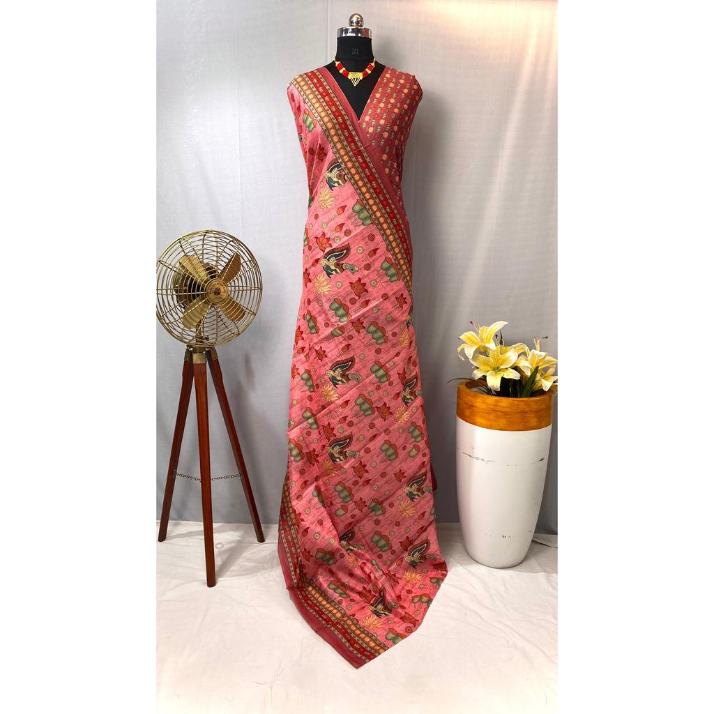 Ren malai bomullssari med stor kant, digitalt trykkkonsept med elegante kalamkari-mønstre, med kontrastfarget stor pallu med dusker festet