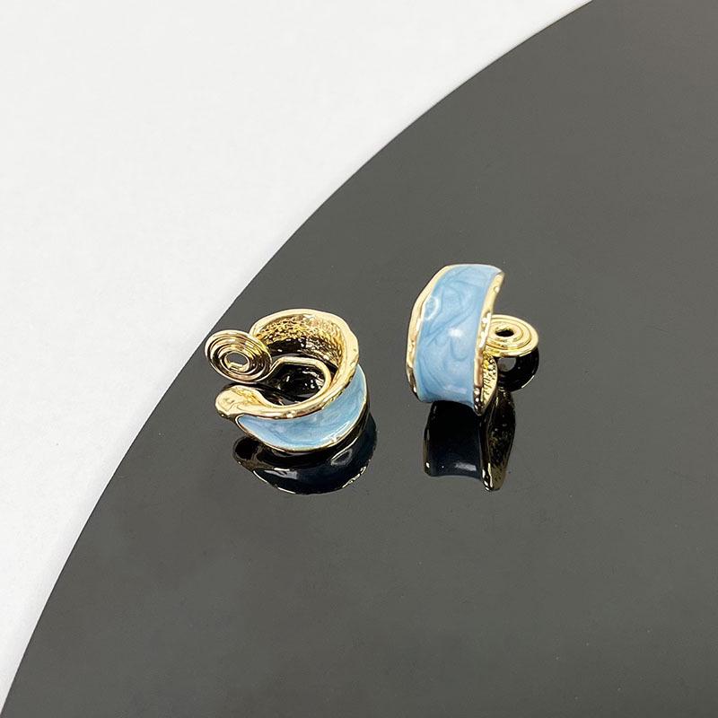 Pearl Mosquito Coil Disc Ear Clips: No-Pierce, Elegant French-Style Earrings for Women