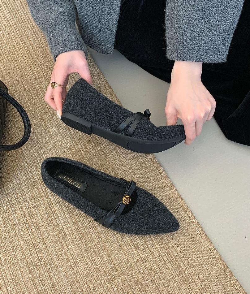 2025 höst nya spetsiga med rosett inre höjd pendling temperament dam enkel skor