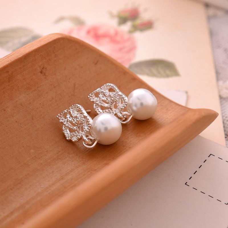 Cross Imitation Pearl Female Elegant Earrings Simple Temperament Korean Fashion Sweet Delicate Earrings Bride Wedding Jewelry
