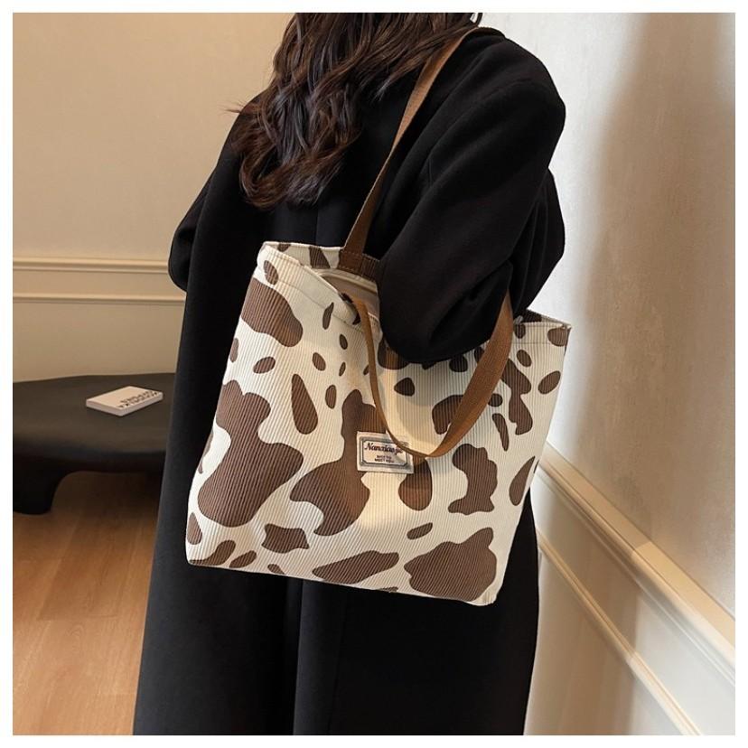 Korean Minimalist Literary Aesthetic Tote Bag Large Capacity Single Shoulder Handbag Fashion Student School Office Commuter Bag for Women