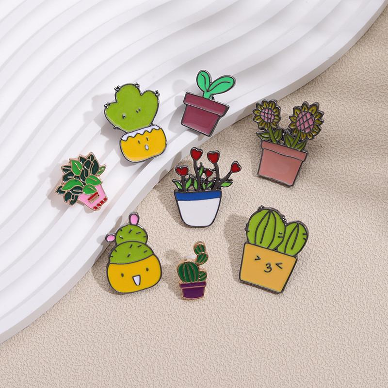 Charming Cartoon Mini Cactus Plant Brooch Alloy Badge For Fashionable Clothing Accessories