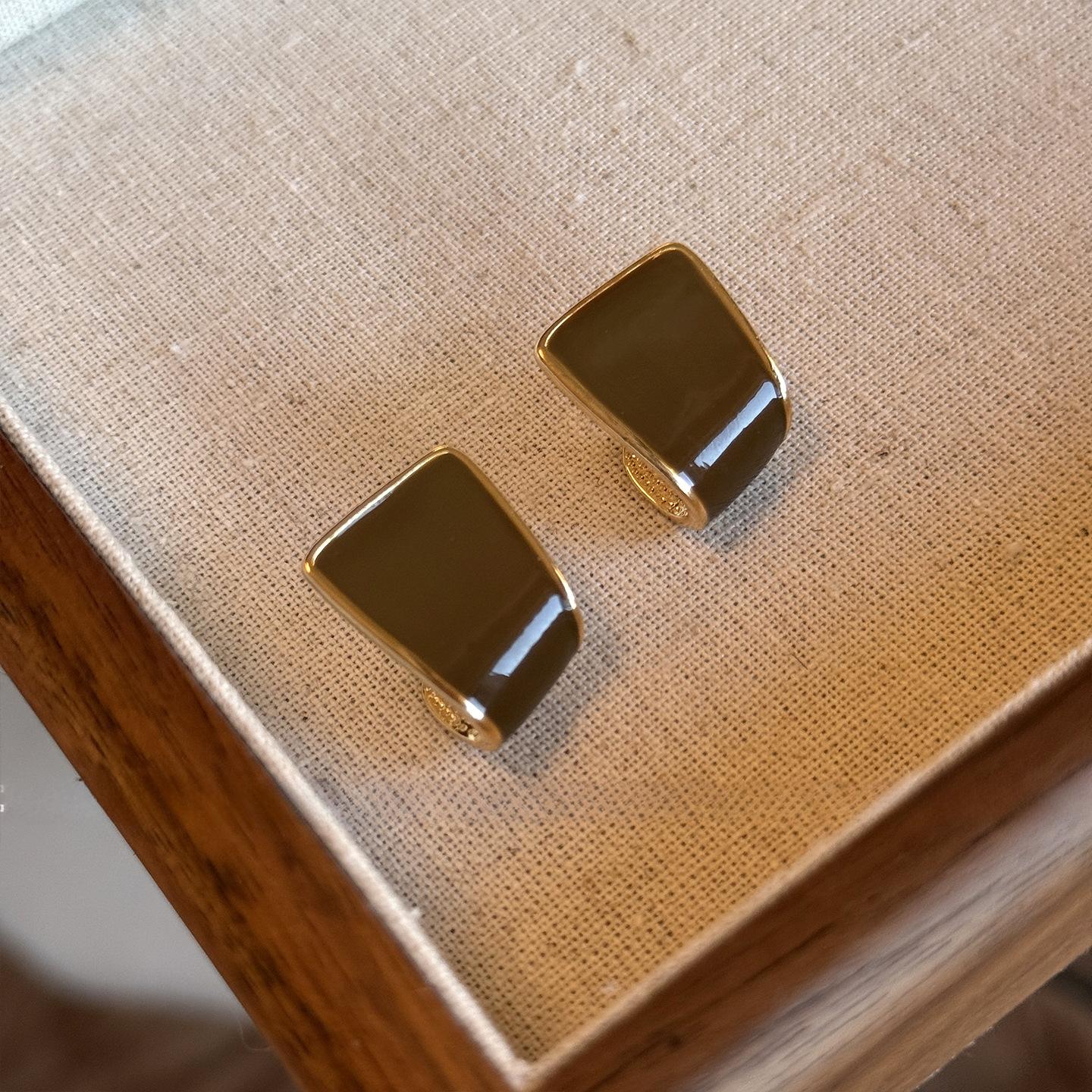 Resin geometric round oval pendant earrings Maillard style stud earrings niche design earrings women