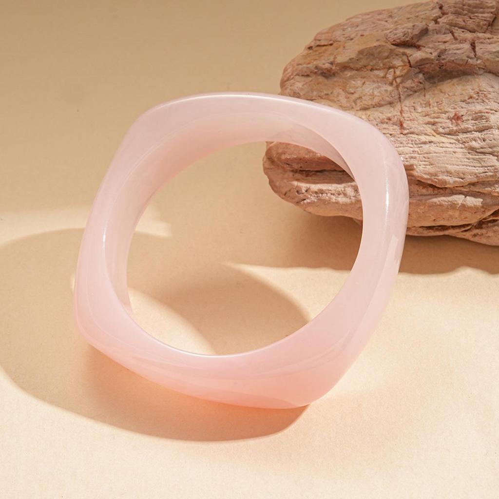 European & American Geometric Rivet Star Bracelet: Luxurious, Fashionable, Versatile, and Exaggerated Jewelry for Women.