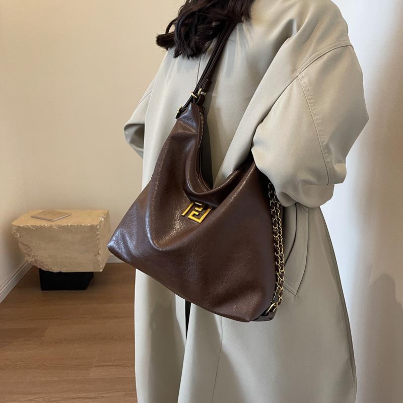 

Премиальная ретро-сумка, сумка-тоут для поездок на работу, женская 2025 новая, рюкзак, осенне-зимняя, с цепочкой, многоцелевая сумка через плечо темно-коричневого