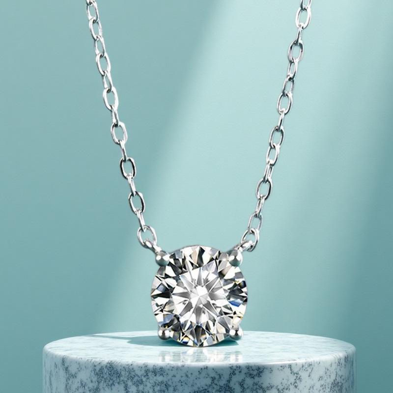 Live Broadcast: Elegant Women's Light Luxury Four-Claw Necklace, Popular and Trending Style