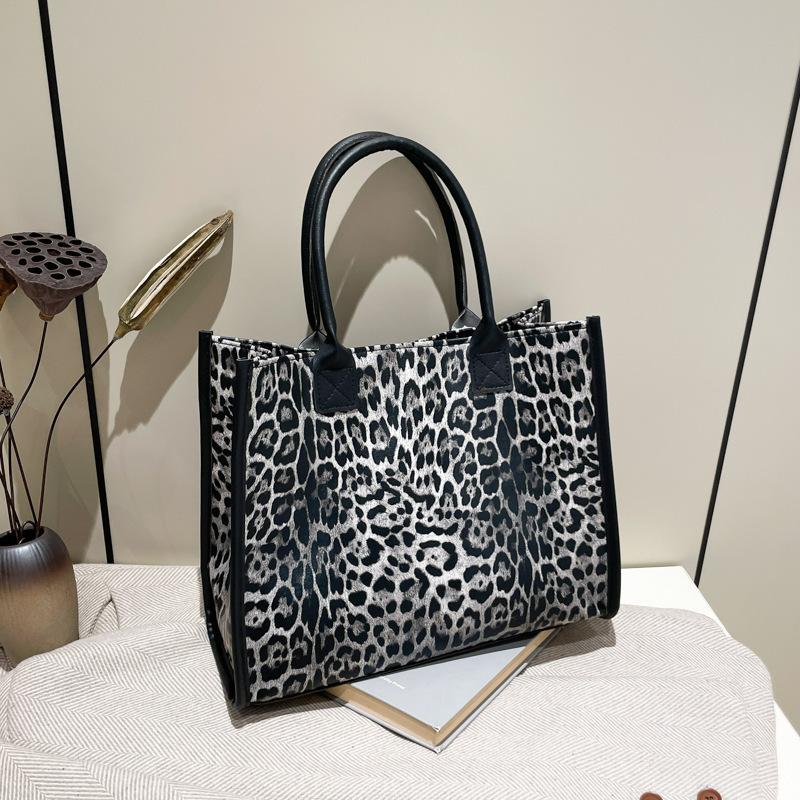 Сумка-тоут в нишевом стиле, женская новая сумка через плечо большой вместимости, модный тренд, студенческая сумка для учебы, работы, покупок