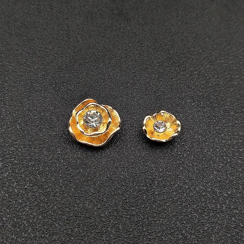 Engood 100 Pezzi Bottoni Strass Fiore Lega Metallica Oro Decorazioni Festa di Compleanno Vestiti Fai da Te Capelli Cucito Bordino Impreziosimento Artigianato