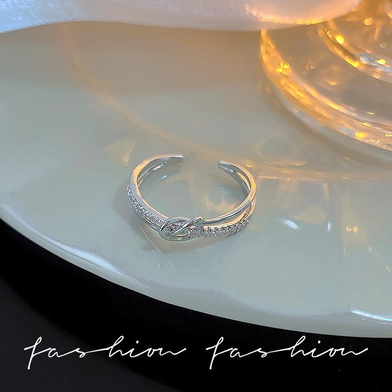 Elegant Butterfly Zircon Silver Ring: Women's High-End Luxury Style Jewelry