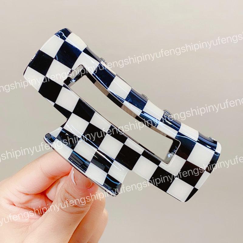 Black & White Checkerboard Large Hairpin Claw Clip - Women's Summer Temperament Hair Accessory