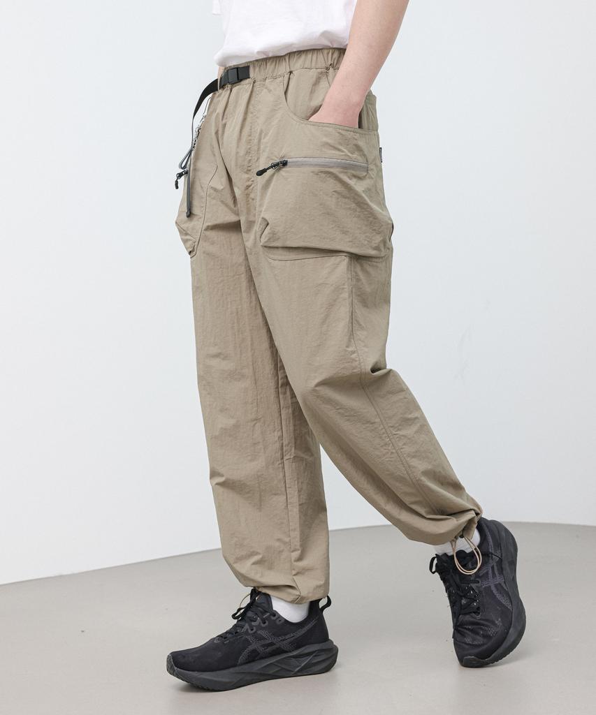 MODERMENT [Nylon] Belted Tech Cargo String Pants [Beige]